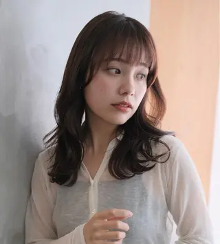 セミロング カラー 🌿似合わせブリーチ 小俣　来🌿のヘアスタイル