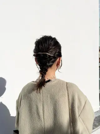 セミロング ヘアアレンジ 黒岩 梨沙のヘアスタイル