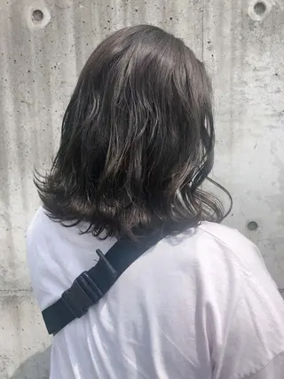 ミディアム カラー 安藤 佑衣のヘアスタイル