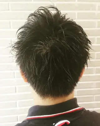 メンズ パーマ ブリーチ/ヘアケア/ 艶髪/イギチハルのヘアスタイル