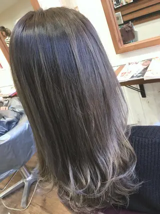 セミロング カラー 塩崎 明菜のヘアスタイル