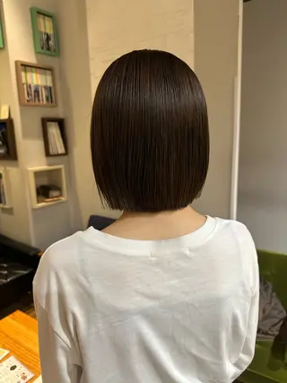 ミディアム カラー 塩澤 榛奈のヘアスタイル