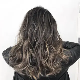 ロング カラー LUSTRE クロサワのヘアスタイル