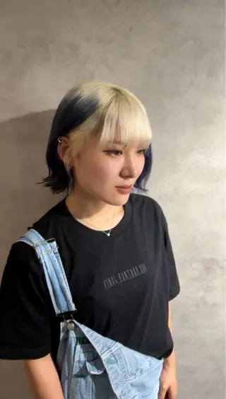 カラー ハイトーン YONIのヘアスタイル