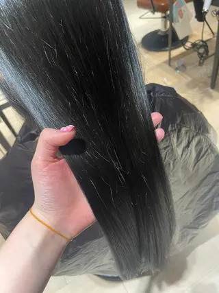 ロング カラー 三宅 志穏のヘアスタイル