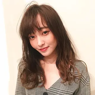 ロング スナコザワ レナのヘアスタイル
