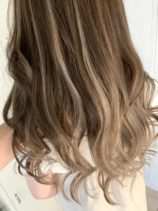ロング ✨ハイトーン✨艶髪 ✨髪質改善✨和田のヘアスタイル