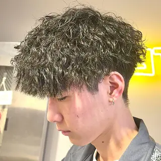 ショート パーマ ヘアアレンジ メンズ 艶カラー の達人のヘアスタイル