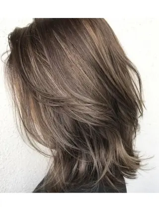 ミディアム SHINKA所属・小倉 愛のヘアスタイル