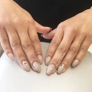 ネイル Petit Fleur所属・青柳 亜梨奈のマツエク・マツパデザイン