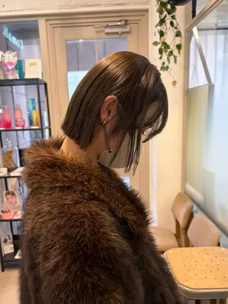 ショート カラー ミルクティー× グレージュMOMOのヘアスタイル