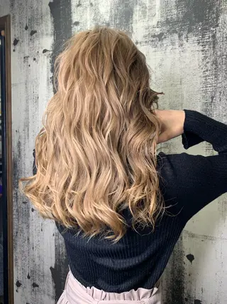 セミロング 髪質改善& 質感再生カラー専門のヘアスタイル