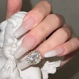 ネイル ⁸ᵃᵖᵖʸ🐝⋆゜ MöEのネイルデザイン