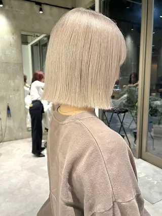 ミディアム カラー iLi所属・iLi 《イリ》のヘアスタイル