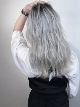 セミロング カラー _WHITE＋ 南海難波店のヘアスタイル