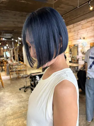 ショート カラー ツキノキ ミナのヘアスタイル