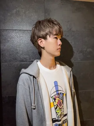 カラー ひたち野うしく 古田　捷人のヘアスタイル