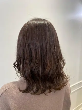 セミロング カラー 福田 里央のヘアスタイル