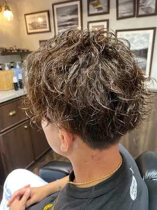 ミディアム パーマ LAVIE NEW STANDARD BARBER HANARE 新宿店所属・TANAHASHI ／モデル募集🆘のヘアスタイル