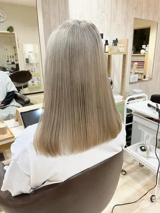 セミロング カラー 🌈派手髪ハイトーン 🌈鈴木亮太🌈のヘアスタイル