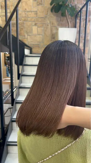 ミディアム 暖色ｶﾗｰ/ﾚｲﾔｰ ｶｯﾄ/Yunaのヘアスタイル