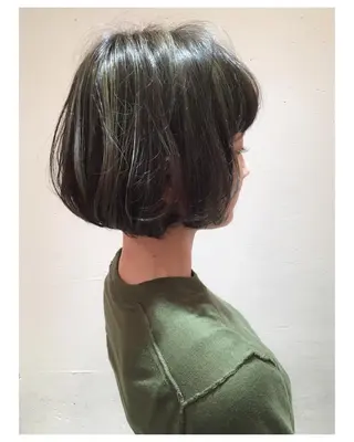 ミディアム カラー THE DAY所属・AKI HASHIMOTOのヘアスタイル