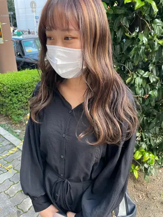 ロング カラー akane .のヘアスタイル