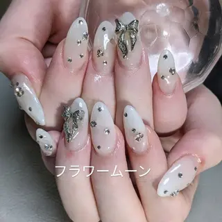 ネイル フラワー ムーンのネイルデザイン