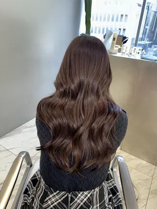 ロング 菜々🫧新宿 透明感ケアブリーチのヘアスタイル