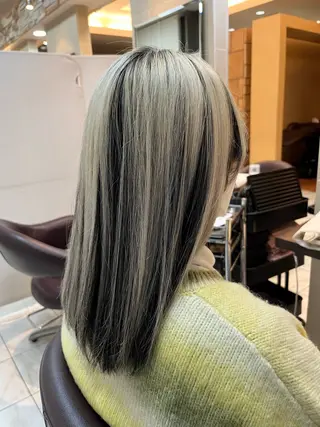 セミロング 岡崎 嶺のヘアスタイル