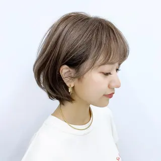 ミディアム オチ ハナのヘアスタイル
