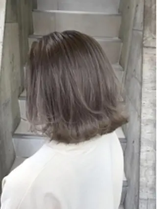ショート カラー 前田 桃花のヘアスタイル