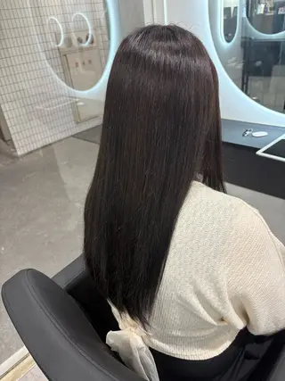 ロング カラー 臼井 いづみのヘアスタイル