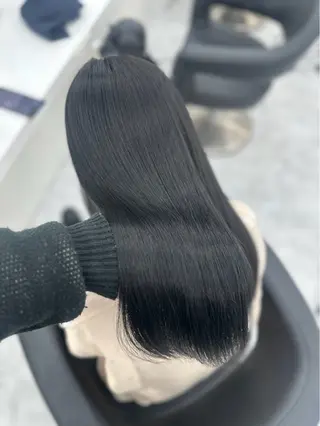 ロング カラー niina🖤 透明感×レイヤーのヘアスタイル