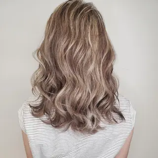 セミロング カラー レイヤーカット/ ウルフカット/大橋 のヘアスタイル