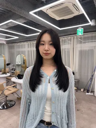 ロング 透明感カラー🫧⌇ 青🫐🩵のヘアスタイル