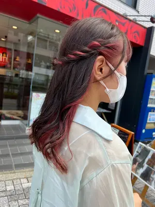 カラー *インナーカラー* 植松彩音のヘアスタイル