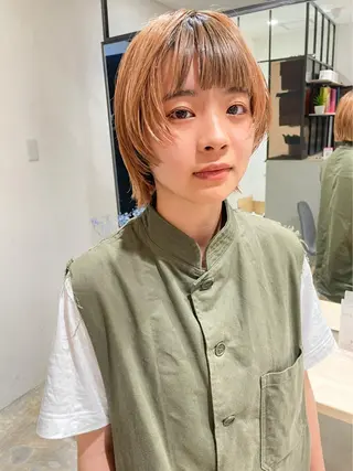 ショート カラー Loom.所属・村上雅人 ナチュラルモードのヘアスタイル