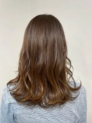 セミロング 🐬脱白髪染めカラー 清水大世🐬のヘアスタイル