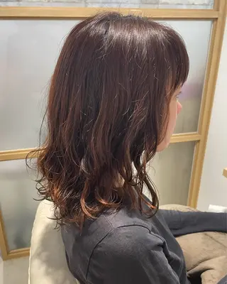 ミディアム nia所属・柔らかブラウン/栄/ tomitaのヘアスタイル