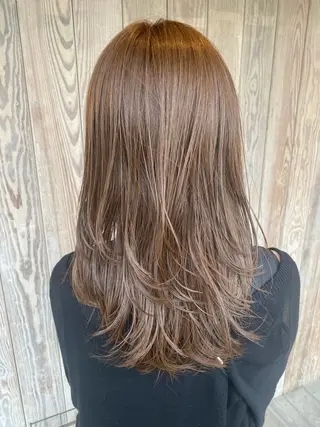 ロング 西田 朋華のヘアスタイル