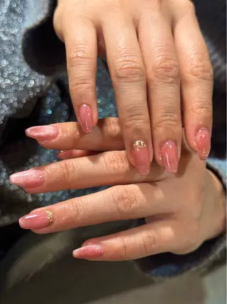 ネイル Mahiru ➰🎀🤍のネイルデザイン