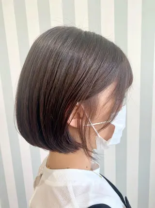ショート ベージュ/インナー カラー🤍Rieのヘアスタイル