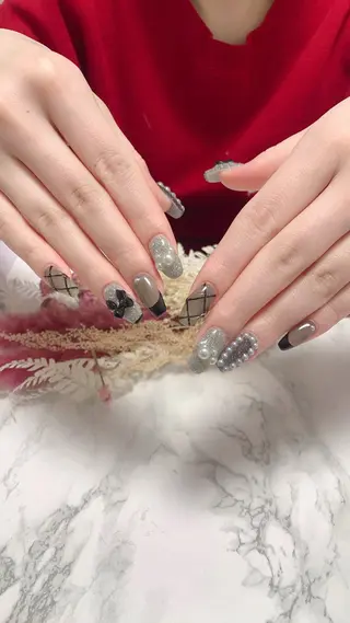 ネイル はな💎ネイル ワンホン、長さ出しのネイルデザイン