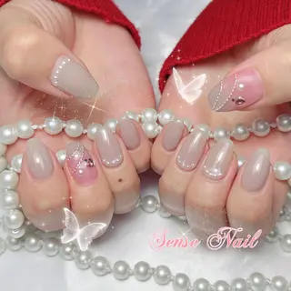 ネイル 🦋 Queenieのネイルデザイン