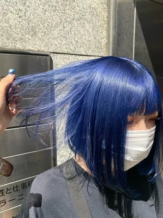 ショート カラー 梅田ハイトーン チダ ヒナノのヘアスタイル