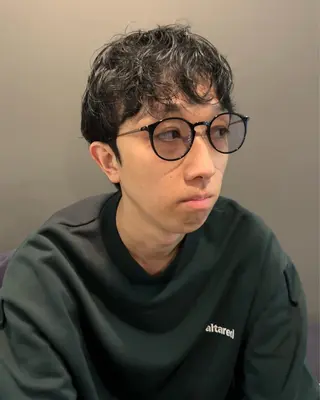 パーマ メンズ NERO 眞下秋歩のヘアスタイル