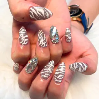 ネイル ゴテゴテ💙ワンホン リオナのネイルデザイン