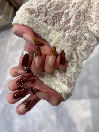 ネイル *RAIMU* HOLOGRAMのネイルデザイン