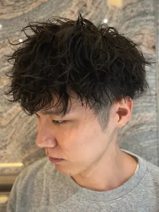 ショート パーマ メンズ ヒロ銀座新橋店所属・ヒロ銀座　さかうえ ひかる💈のヘアスタイル
